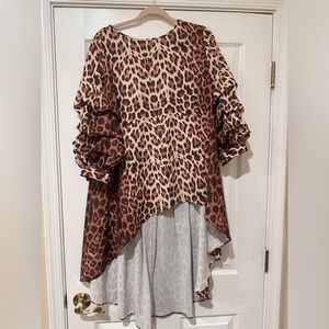 High-Low leopard print top